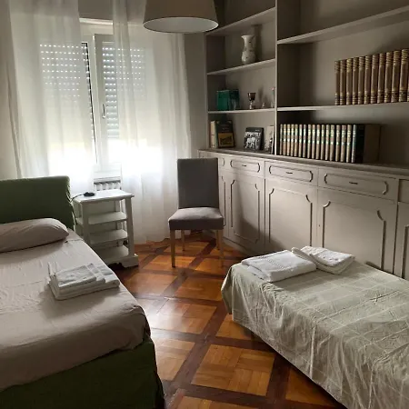 Golden Ravenna- Large In Center * Rávena