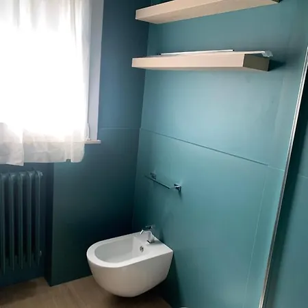 Golden Ravenna- Large In Center Rávena