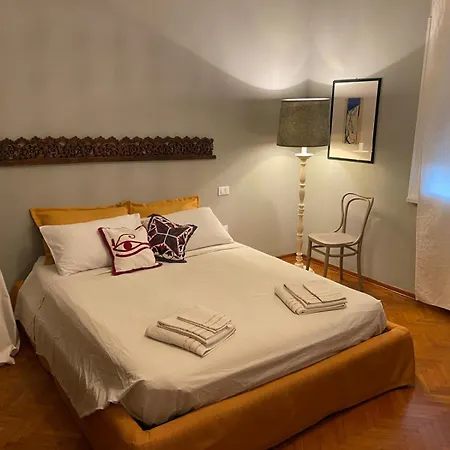Golden Ravenna- Large In Center Apartment